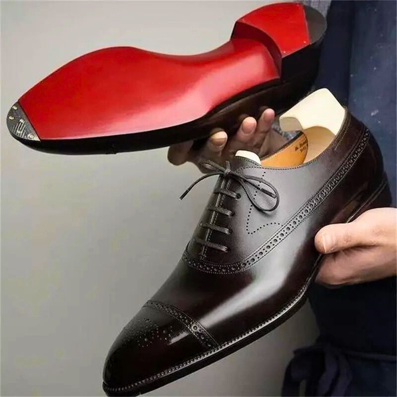 Elegant Black Leather Oxford Shoe for Women with Cap Toe Brogue Lace Up Detail Style