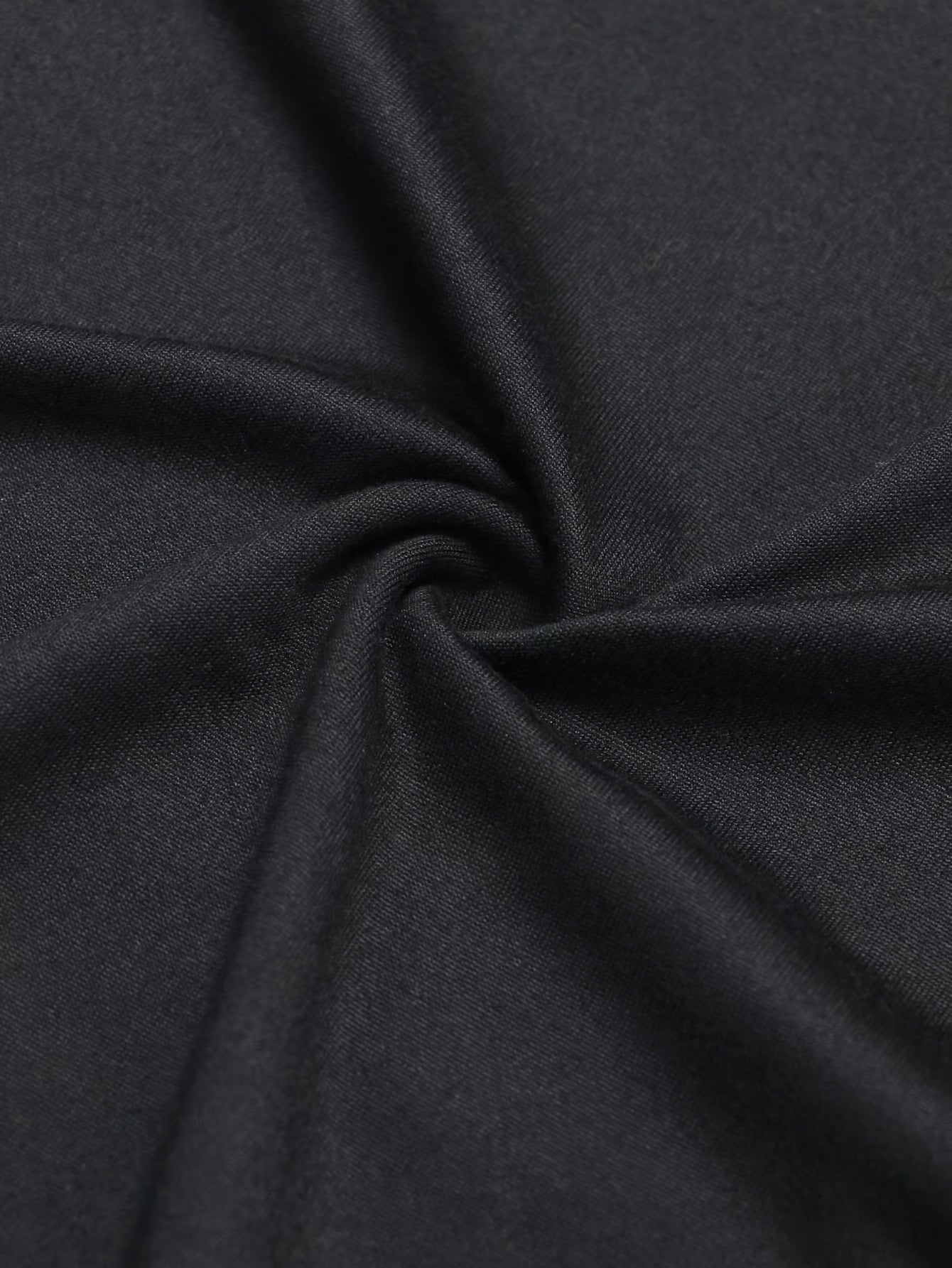 Comfortable Black Colorblock Shirt for Women with Crew Neck Raglan Sleeve Relaxed Casual Style