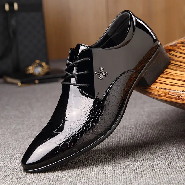 Elegant Black Crocodile Print Patent Leather Oxford Shoe for Women with Pointed Toe Lace Up Embossed Formal Style